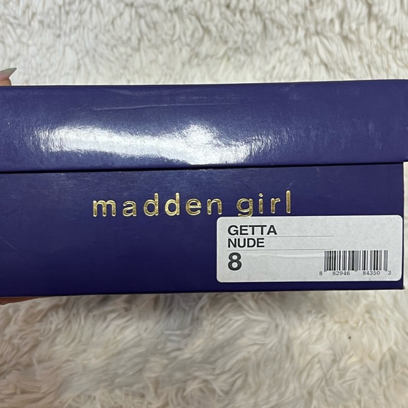 Madden Pumps - Picture 4 of 6